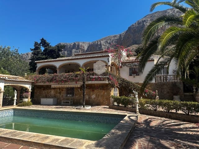 Chalet de 7 habitaciones en Montgó - Ermita, Javea / Xàbia en venta con piscina - 1.350.000 € (Ref: 8917058)