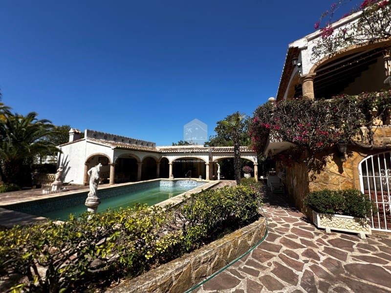 7 quarto Moradia para venda em Javea / Xabia com piscina - 1 350 000 € (Ref: 8917058)