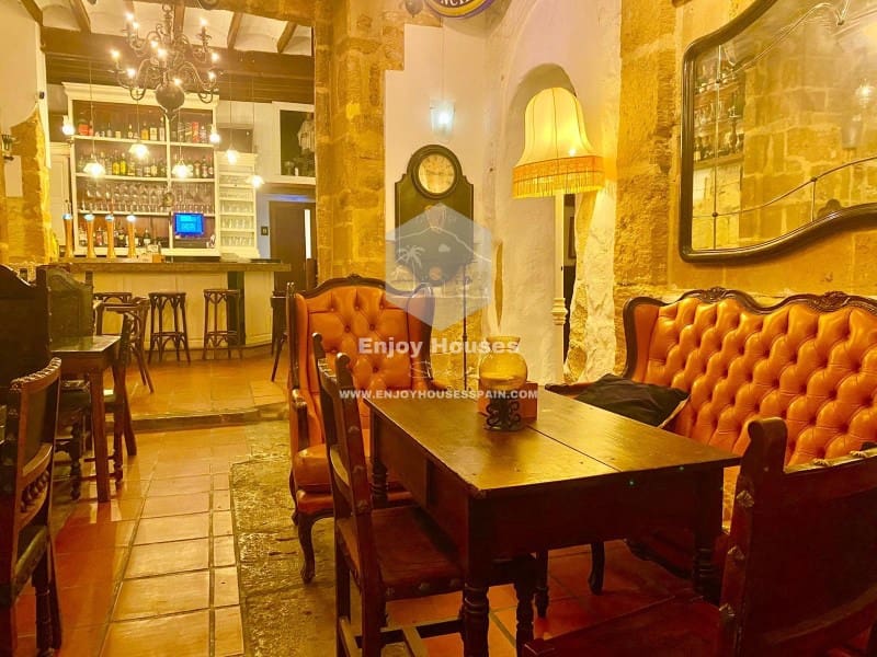 Commercial for sale in Javea / Xabia - € 1,350,000 (Ref: 8917115)