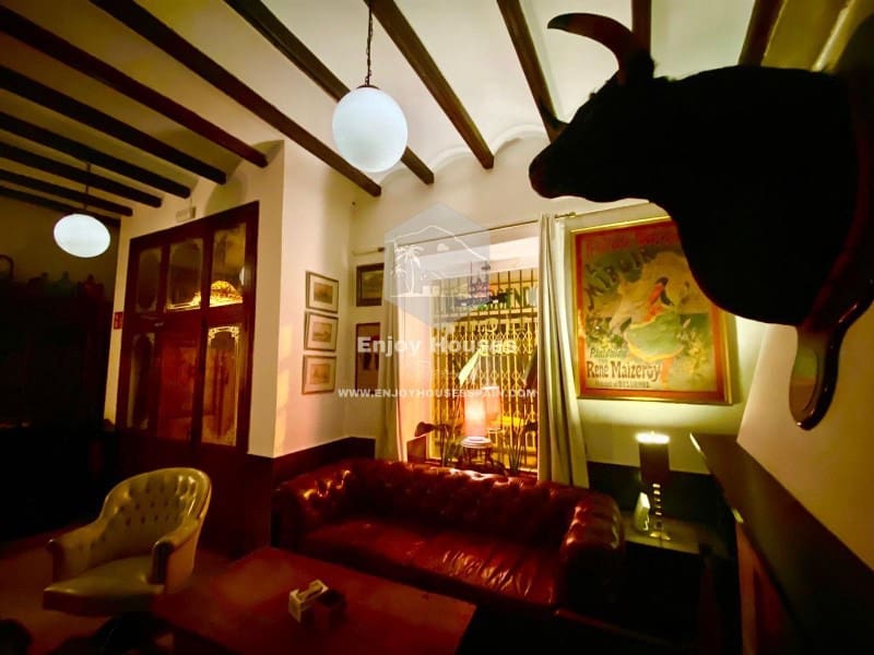 Commercial for sale in Javea / Xabia - € 1,350,000 (Ref: 8917115)