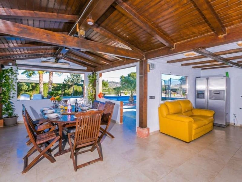 4 makuuhuone Huvila myytävänä paikassa Teulada mukana uima-altaan - 780 000 € (Ref: 8917140)