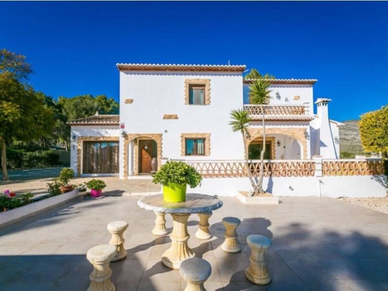 4 makuuhuone Huvila myytävänä paikassa Teulada mukana uima-altaan - 780 000 € (Ref: 8917140)