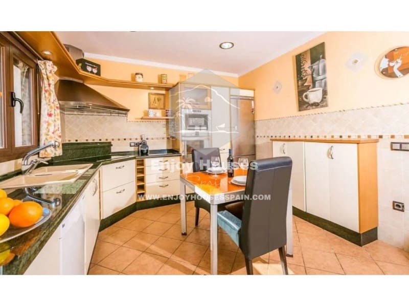 4 makuuhuone Huvila myytävänä paikassa Teulada mukana uima-altaan - 780 000 € (Ref: 8917140)