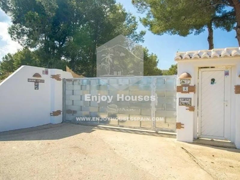 4 makuuhuone Huvila myytävänä paikassa Teulada mukana uima-altaan - 780 000 € (Ref: 8917140)