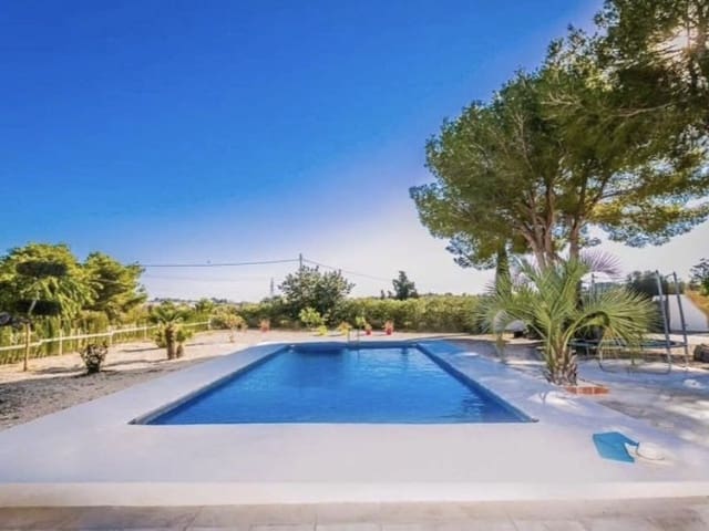 4 soverom Villa til salgs i Teulada Pueblo, Teulada-Moraira med svømmebasseng - € 890 000 (Ref: 8917140)