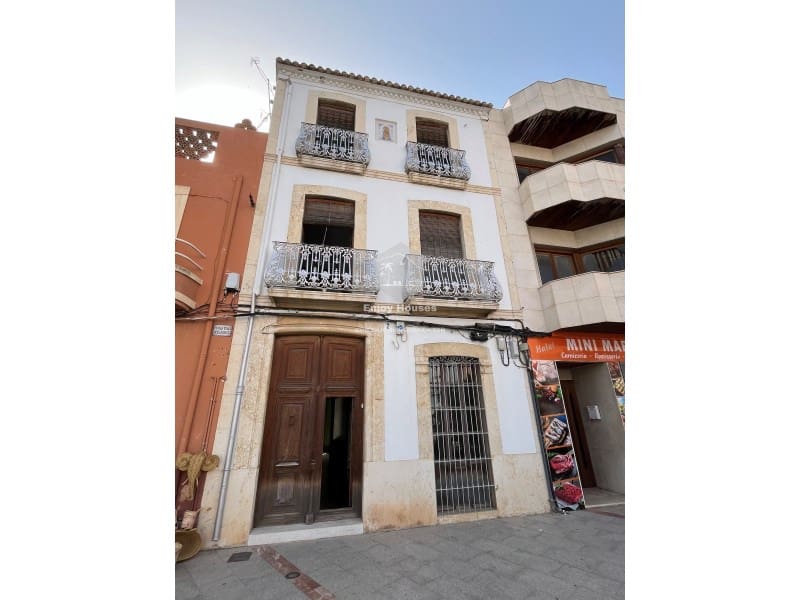 8 chambre Maison de Ville à vendre à Gata de Gorgos - 320 000 € (Ref: 8917152)