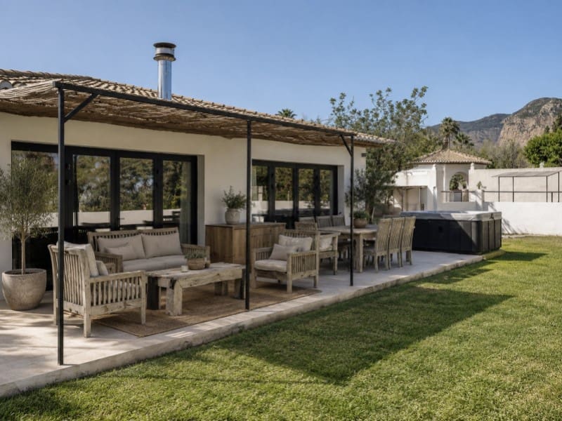 6 bedroom Villa for sale in Javea / Xabia - € 1,295,000 (Ref: 8942537)