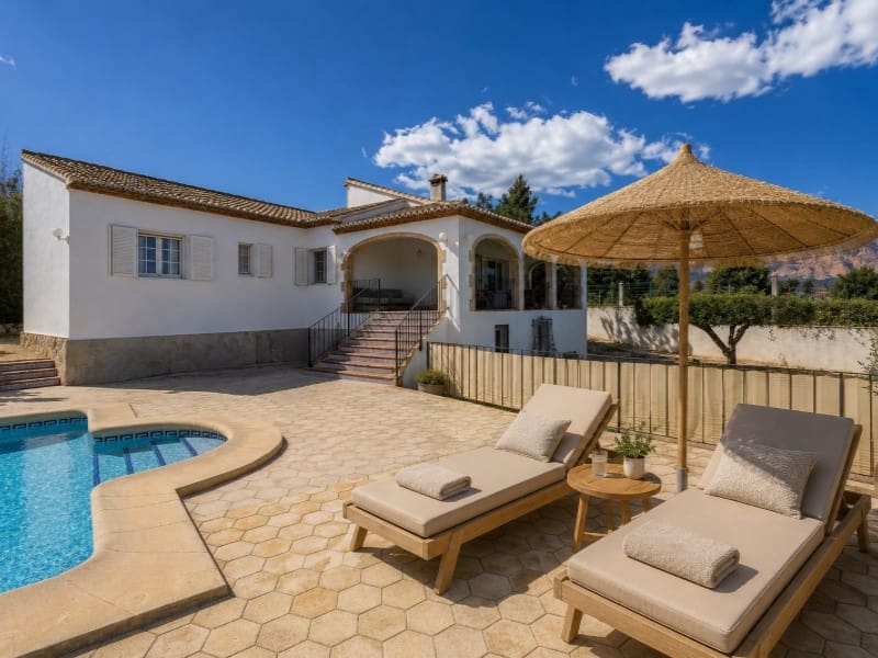6 bedroom Villa for sale in Javea / Xabia - € 1,295,000 (Ref: 8942537)