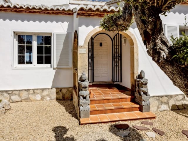 6 bedroom Villa for sale in Partides comunes - Adsubia, Javea / Xàbia - € 1,295,000 (Ref: 8942537)