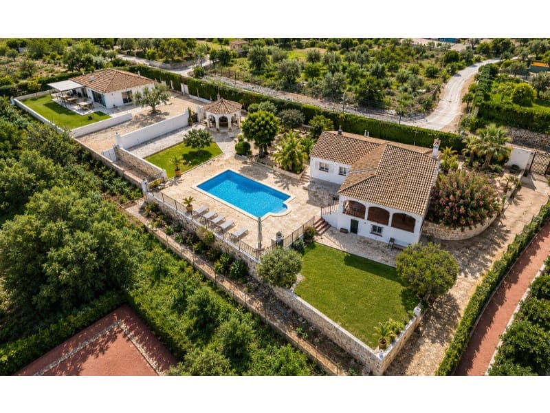 6 bedroom Villa for sale in Javea / Xabia - € 1,295,000 (Ref: 8942537)