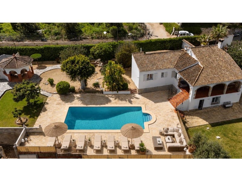 6 bedroom Villa for sale in Javea / Xabia - € 1,295,000 (Ref: 8942537)