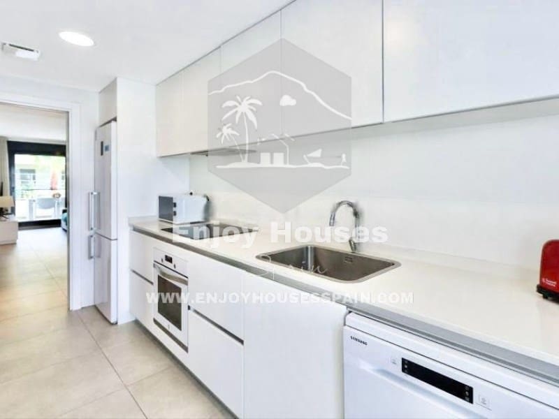 2 bedroom Apartment for sale in Javea / Xabia - € 425,000 (Ref: 8945671)