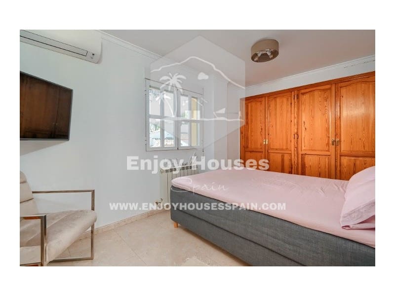 4 makuuhuone Huvila myytävänä paikassa Javea / Xabia - 1 125 000 € (Ref: 8952389)