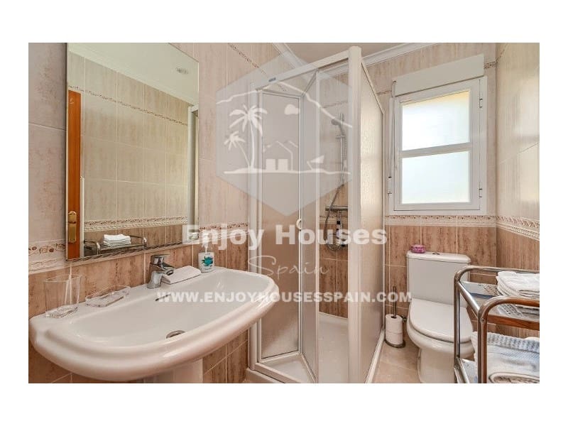 4 makuuhuone Huvila myytävänä paikassa Javea / Xabia - 1 125 000 € (Ref: 8952389)