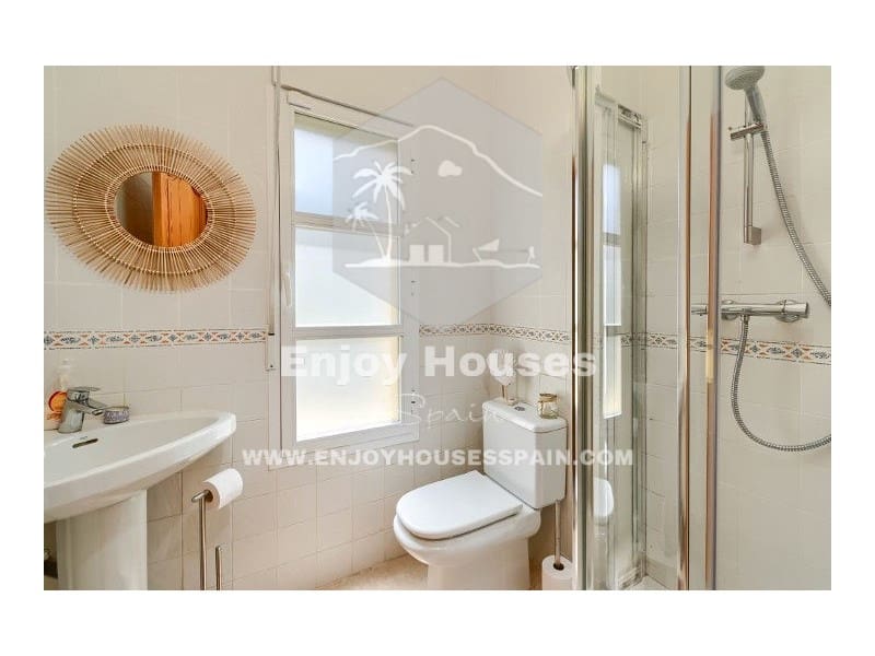 4 makuuhuone Huvila myytävänä paikassa Javea / Xabia - 1 125 000 € (Ref: 8952389)