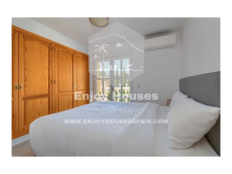 4 makuuhuone Huvila myytävänä paikassa Javea / Xabia - 1 125 000 € (Ref: 8952389)