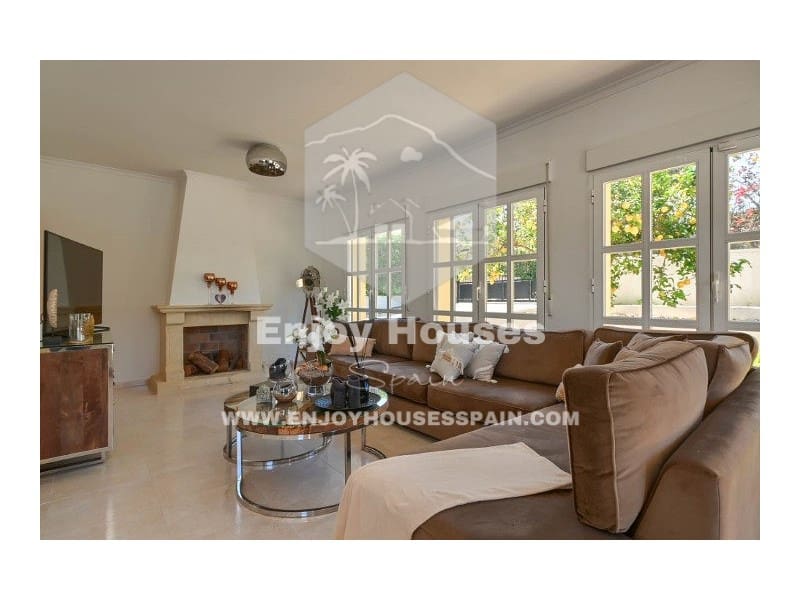 4 makuuhuone Huvila myytävänä paikassa Javea / Xabia - 1 125 000 € (Ref: 8952389)