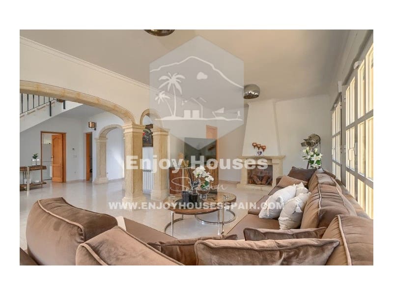 4 makuuhuone Huvila myytävänä paikassa Javea / Xabia - 1 125 000 € (Ref: 8952389)