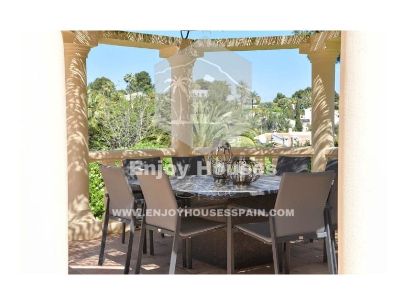 4 makuuhuone Huvila myytävänä paikassa Javea / Xabia - 1 125 000 € (Ref: 8952389)