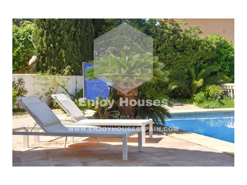 4 makuuhuone Huvila myytävänä paikassa Javea / Xabia - 1 125 000 € (Ref: 8952389)