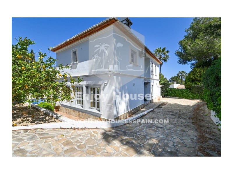 4 makuuhuone Huvila myytävänä paikassa Javea / Xabia - 1 125 000 € (Ref: 8952389)