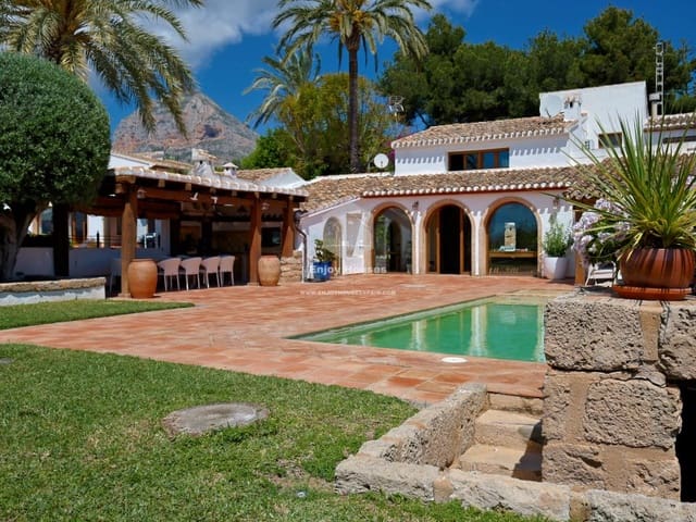 6 bedroom Villa for sale in Partida Tosal - Zona del Castellans, Javea / Xàbia - € 1,495,000 (Ref: 8959857)