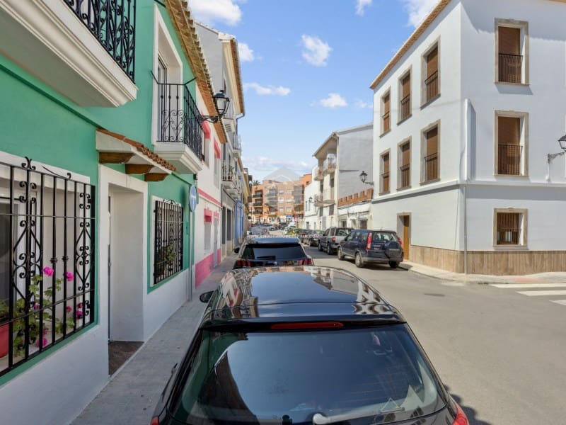 4 sypialnia Dom na sprzedaż w Denia - 520 000 € (Ref: 9004654)