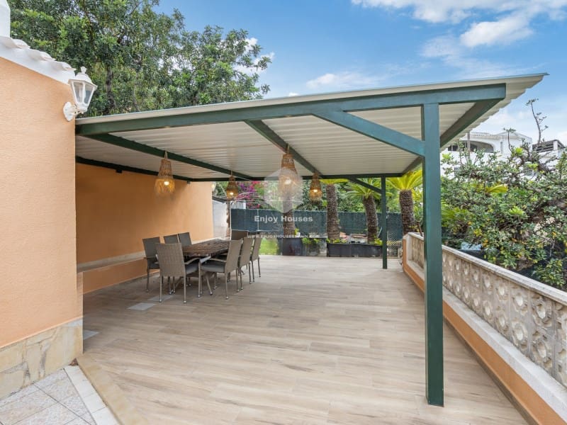 4 slaapkamer Villa te koop in Javea / Xabia met zwembad - € 750.000 (Ref: 9036059)