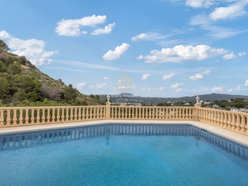 4 slaapkamer Villa te koop in Javea / Xabia met zwembad - € 750.000 (Ref: 9036059)