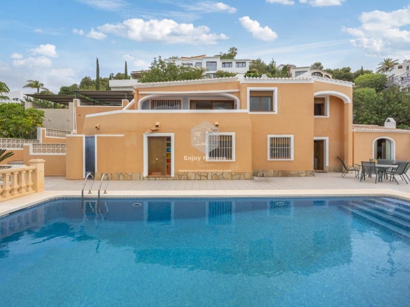 4 slaapkamer Villa te koop in Javea / Xabia met zwembad - € 750.000 (Ref: 9036059)