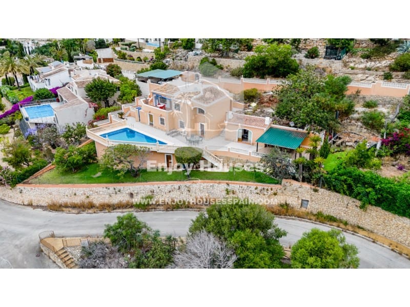 4 slaapkamer Villa te koop in Javea / Xabia met zwembad - € 750.000 (Ref: 9036059)