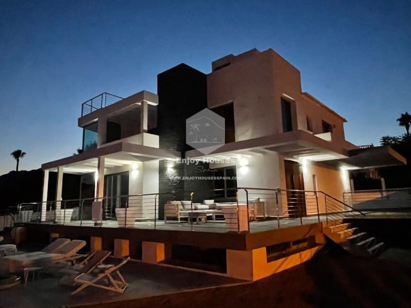 4 bedroom Villa for sale in La Nucia with pool - € 1,495,000 (Ref: 9041807)