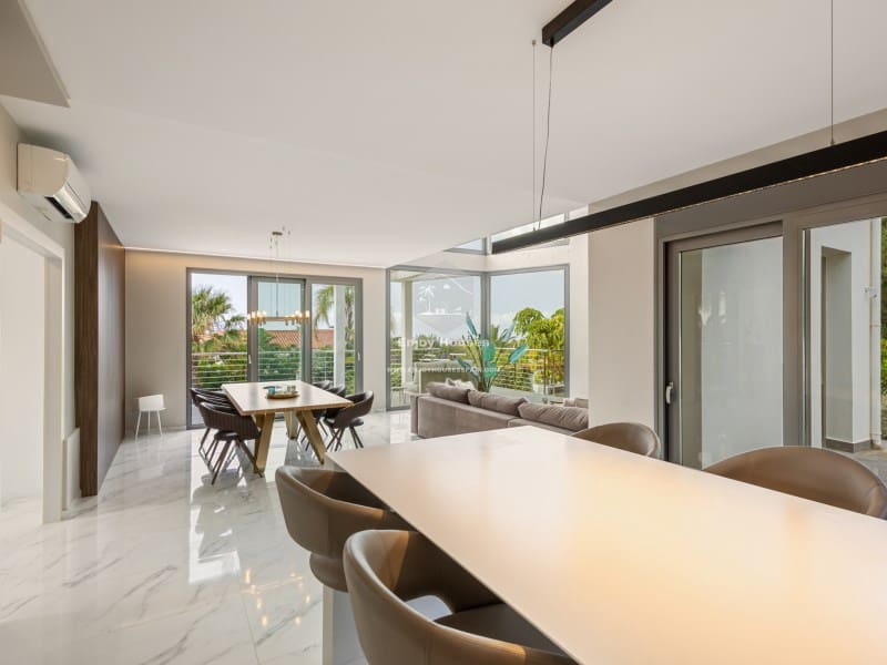 4 bedroom Villa for sale in La Nucia with pool - € 1,495,000 (Ref: 9041807)