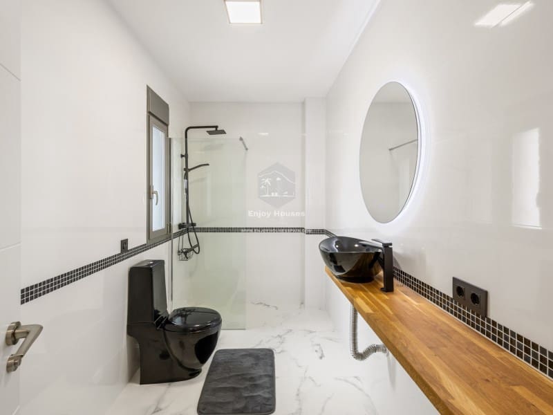 4 bedroom Villa for sale in La Nucia with pool - € 1,495,000 (Ref: 9041807)