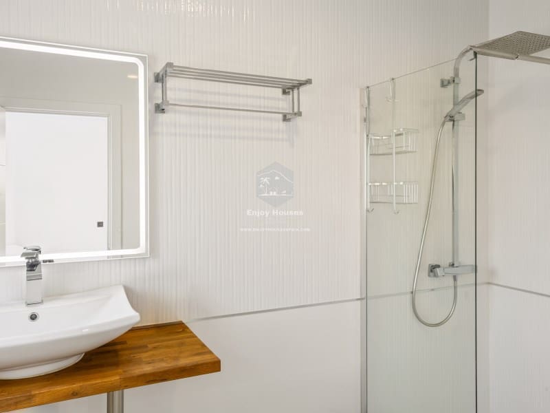 4 bedroom Villa for sale in La Nucia with pool - € 1,495,000 (Ref: 9041807)