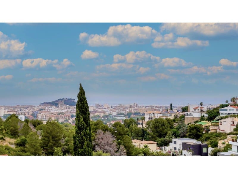 4 bedroom Villa for sale in Denia - € 565,000 (Ref: 9057162)