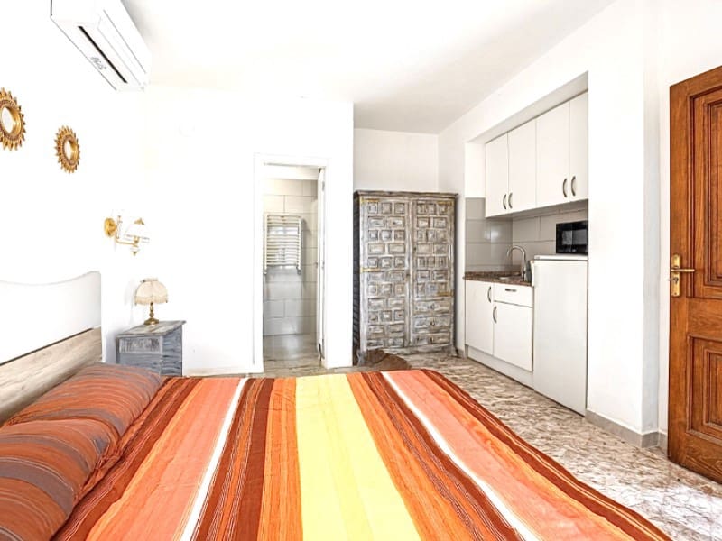 4 bedroom Villa for sale in Denia - € 565,000 (Ref: 9057162)