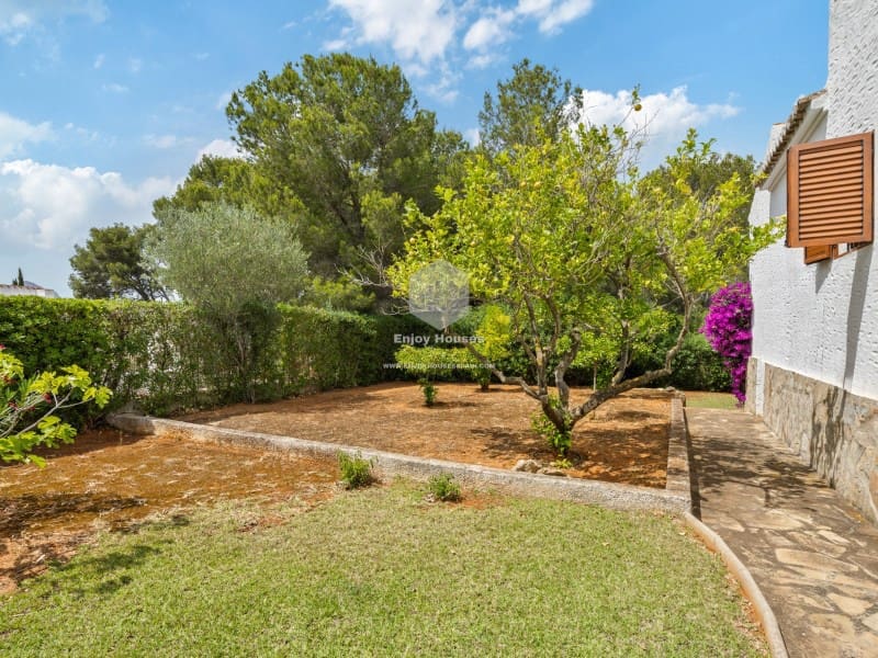 6 bedroom Villa for sale in Javea / Xabia - € 850,000 (Ref: 9058685)