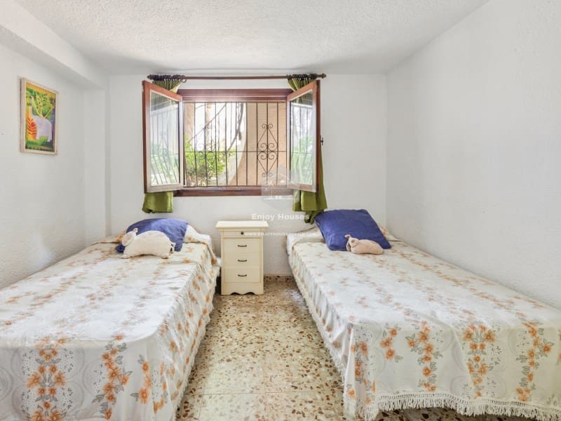 6 bedroom Villa for sale in Javea / Xabia - € 850,000 (Ref: 9058685)