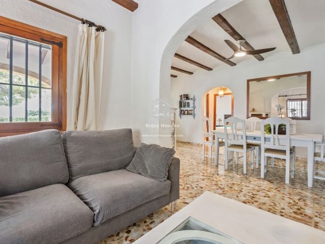 6 bedroom Villa for sale in Cap Martí - El Tossalet - Pinomar, Javea / Xàbia - € 850,000 (Ref: 9058685)