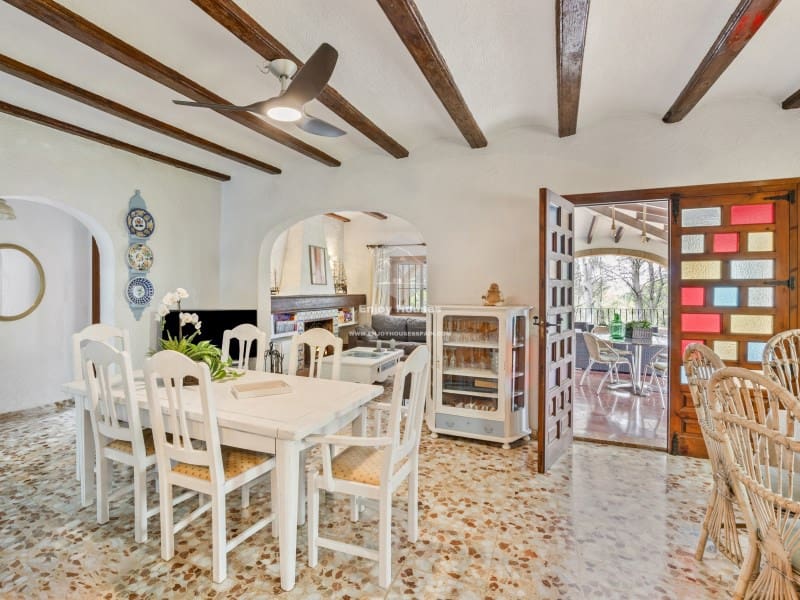 6 bedroom Villa for sale in Javea / Xabia - € 850,000 (Ref: 9058685)