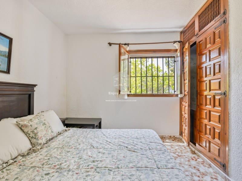 6 bedroom Villa for sale in Javea / Xabia - € 850,000 (Ref: 9058685)