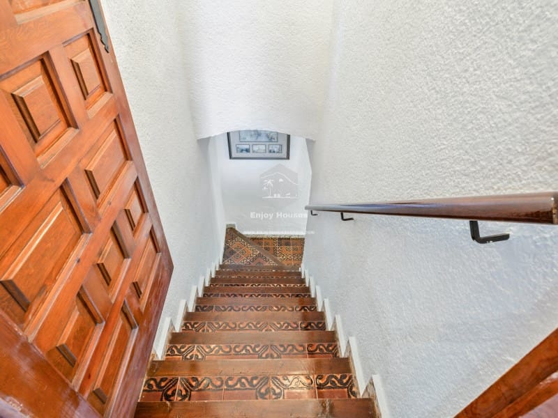 6 bedroom Villa for sale in Javea / Xabia - € 850,000 (Ref: 9058685)