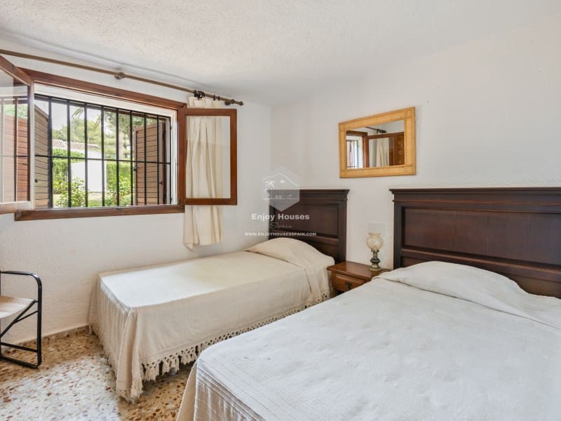 6 bedroom Villa for sale in Javea / Xabia - € 850,000 (Ref: 9058685)