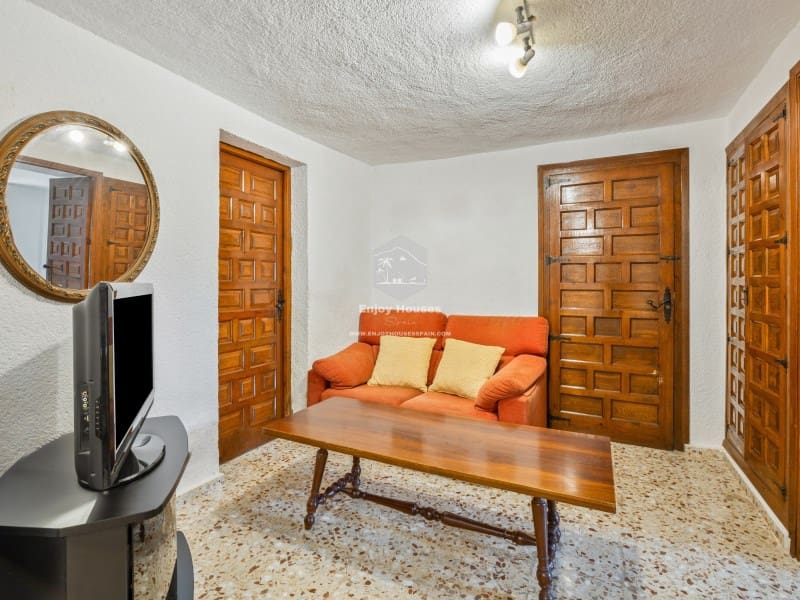 6 bedroom Villa for sale in Javea / Xabia - € 850,000 (Ref: 9058685)