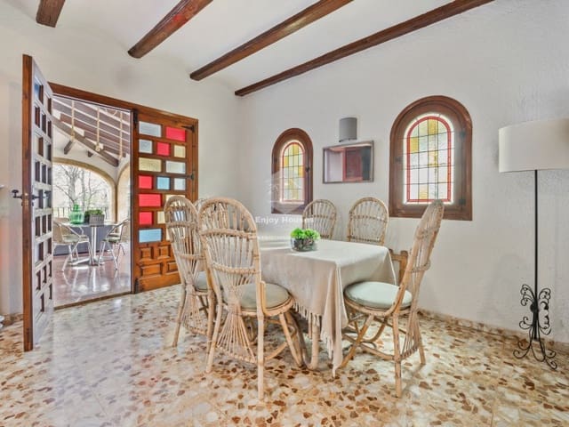 6 bedroom Villa for sale in Cap Martí - El Tossalet - Pinomar, Javea / Xàbia - € 850,000 (Ref: 9058685)