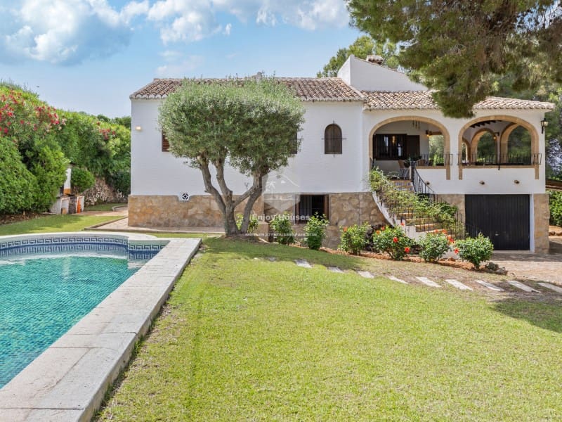 6 bedroom Villa for sale in Javea / Xabia - € 850,000 (Ref: 9058685)