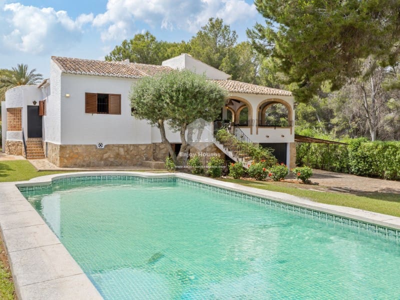 6 bedroom Villa for sale in Javea / Xabia - € 850,000 (Ref: 9058685)