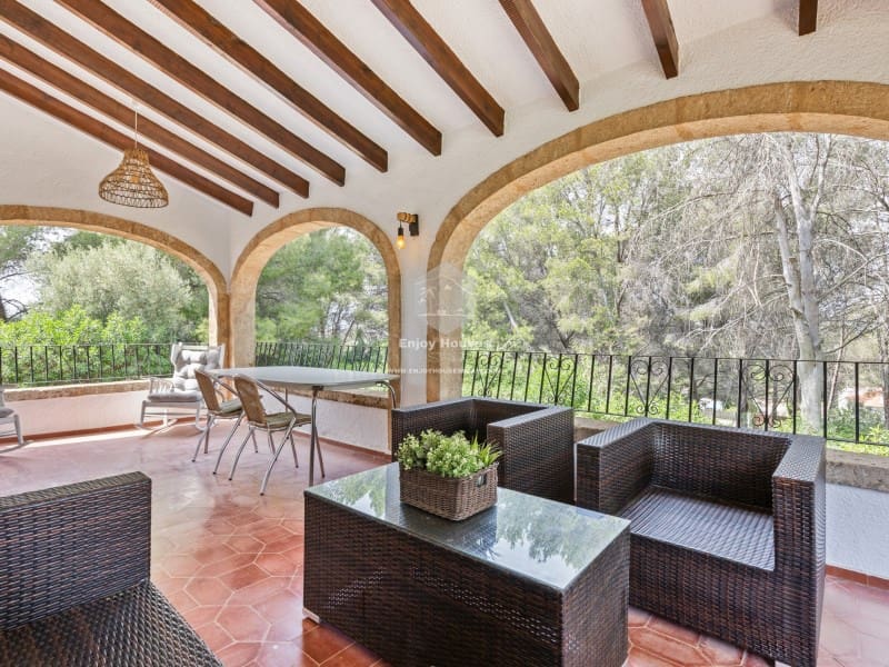 6 bedroom Villa for sale in Javea / Xabia - € 850,000 (Ref: 9058685)