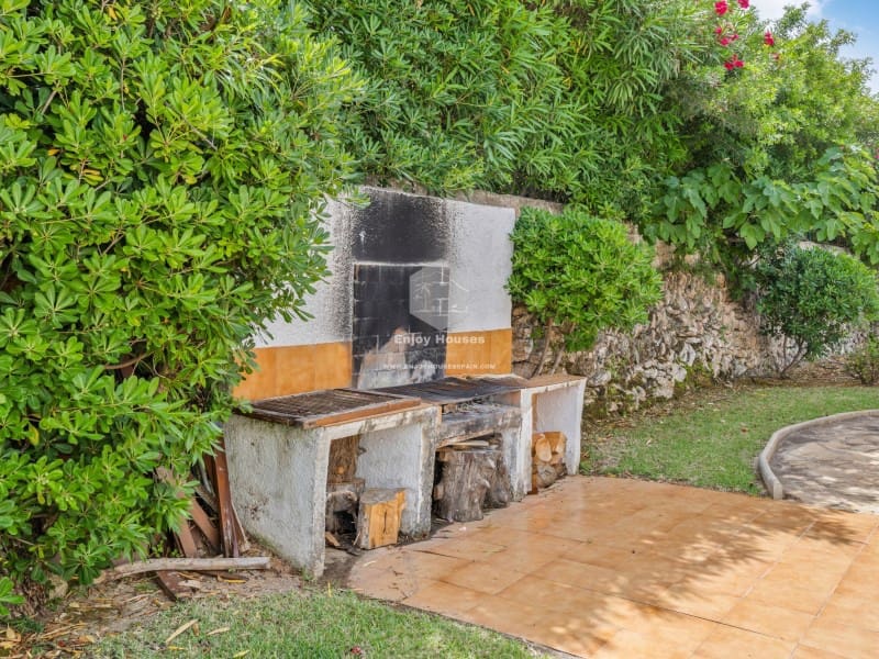 6 bedroom Villa for sale in Javea / Xabia - € 850,000 (Ref: 9058685)